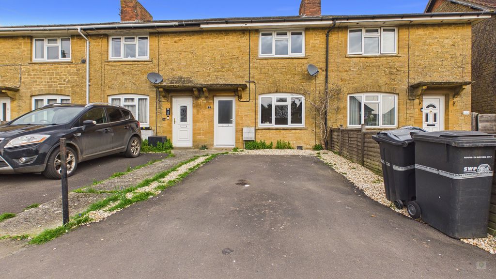 2 bed house to rent in Coat Road, Martock  - Property Image 1