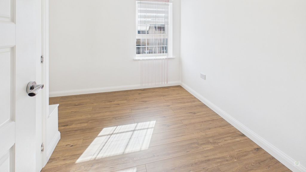 2 bed to rent in Great Mead, Yeovil  - Property Image 7