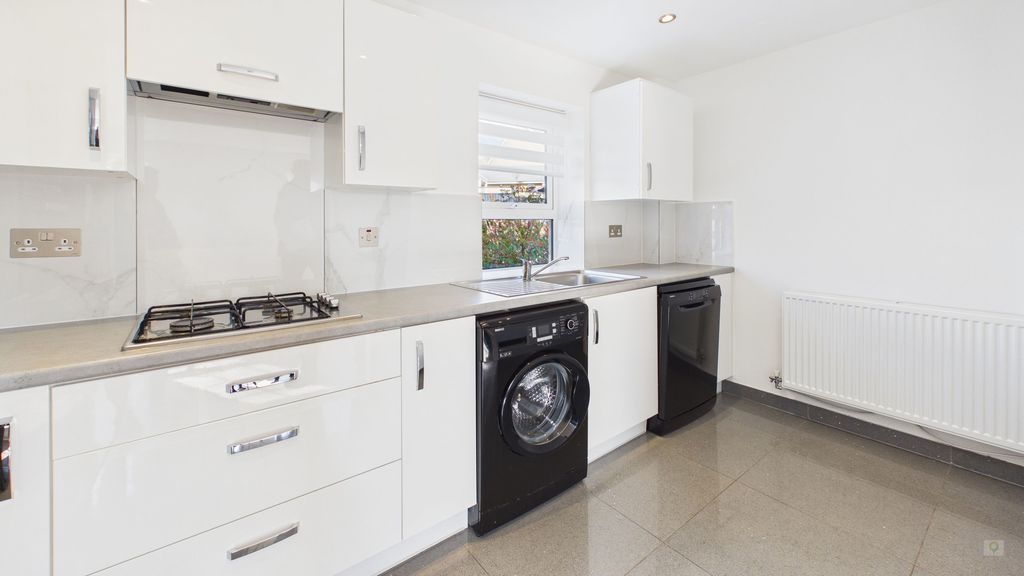 2 bed to rent in Great Mead, Yeovil 9