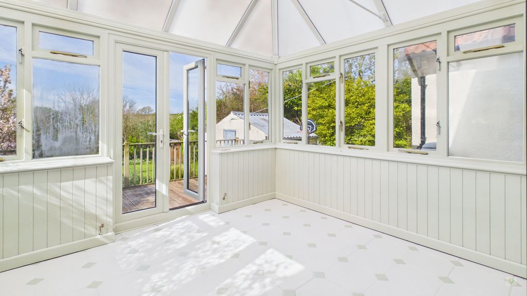 3 bed house to rent in Beacon Hill, Corton Denham  - Property Image 6