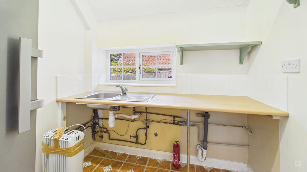 3 bed house to rent in Beacon Hill, Corton Denham 18