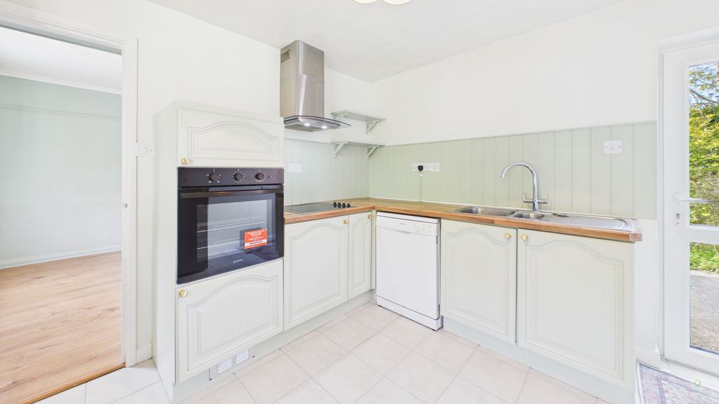 3 bed house to rent in Beacon Hill, Corton Denham 10