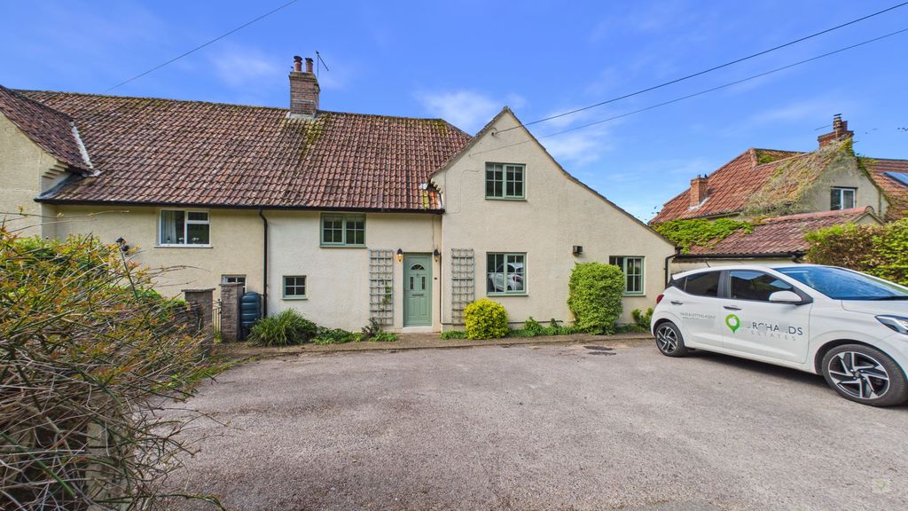 3 bed house to rent in Beacon Hill, Corton Denham - Property Image 1