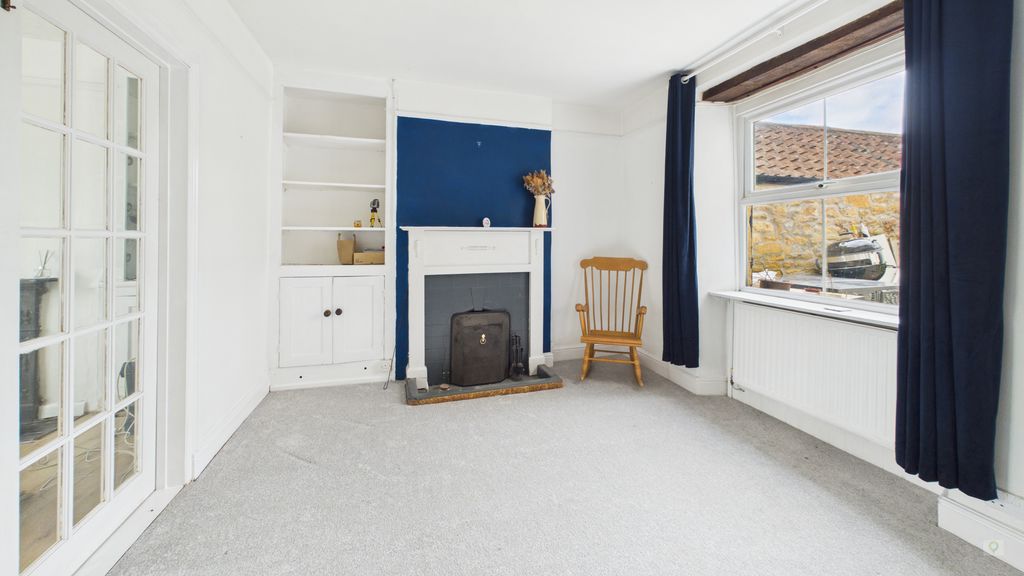 3 bed house for sale in North Street, Martock 2