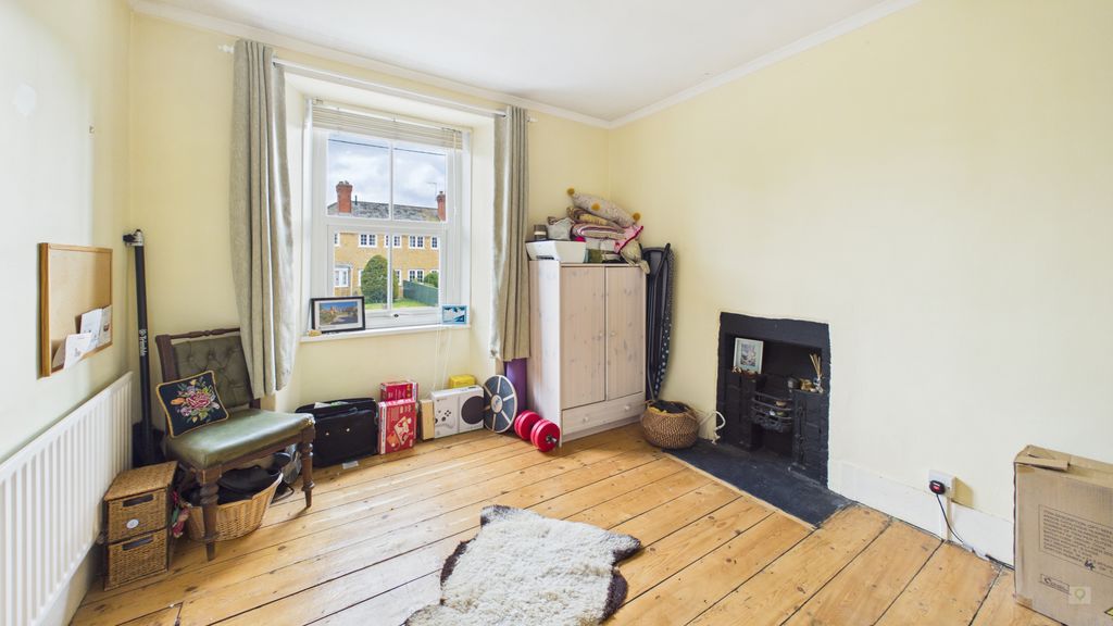 3 bed house for sale in North Street, Martock  - Property Image 6
