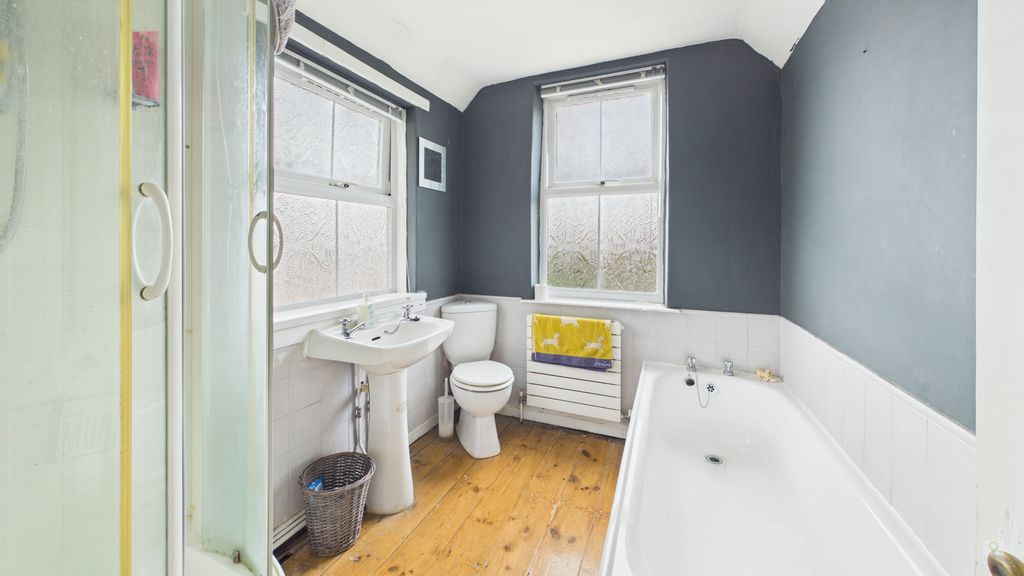 3 bed house for sale in North Street, Martock  - Property Image 9