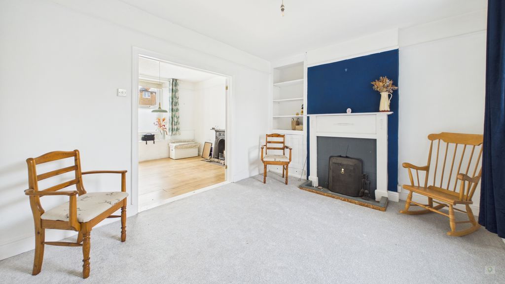 3 bed house for sale in North Street, Martock  - Property Image 5