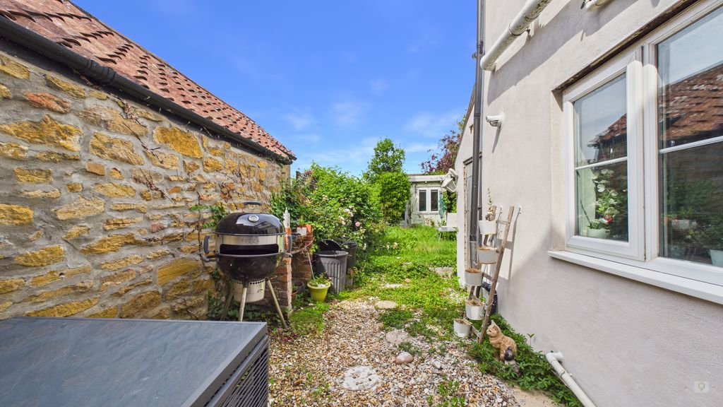 3 bed house for sale in North Street, Martock 14
