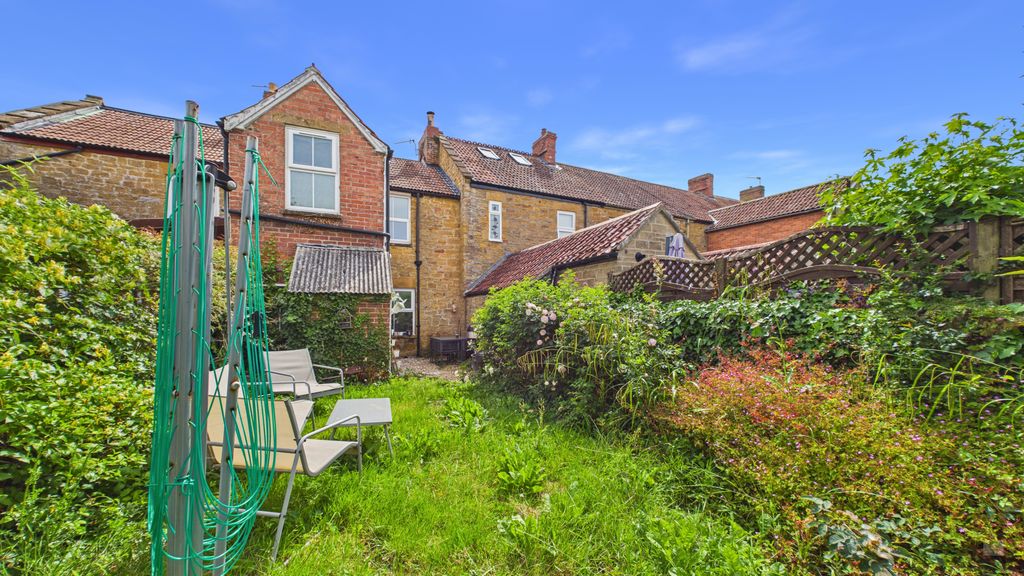 3 bed house for sale in North Street, Martock 15