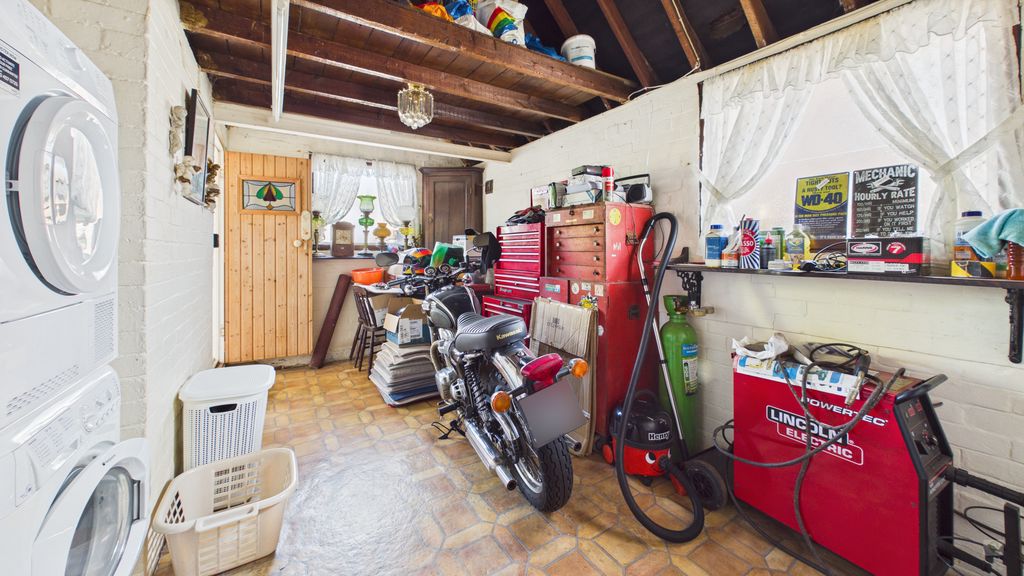 2 bed house for sale in Sopers Field, Chard  - Property Image 11