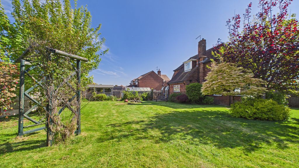 2 bed house for sale in Sopers Field, Chard  - Property Image 12