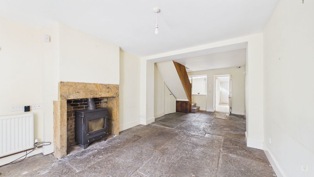 2 bed cottage to rent in Roundwell Street, South Petherton  - Property Image 2