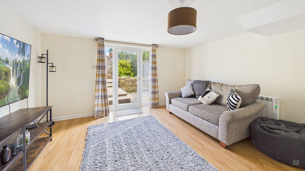 2 bed house for sale in Denzil Close, Yeovil 9