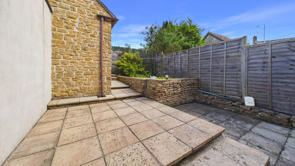 2 bed house for sale in Denzil Close, Yeovil 10