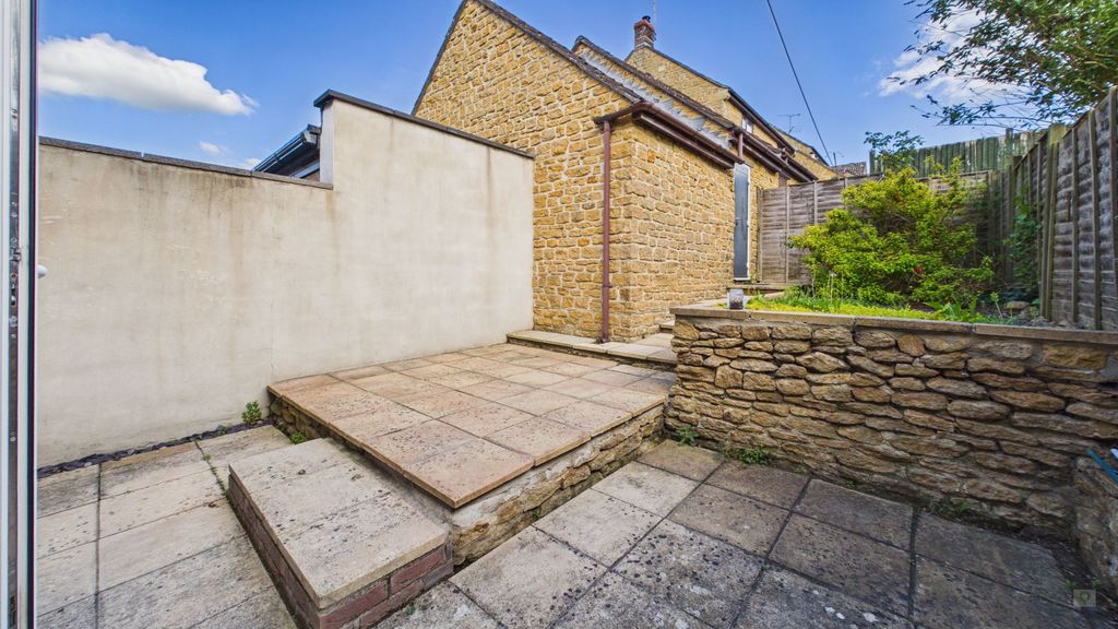 2 bed house for sale in Denzil Close, Yeovil 7