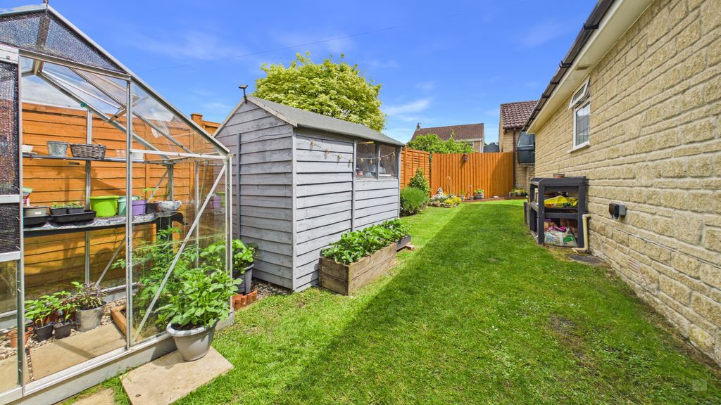 2 bed bungalow for sale in Symes Close, Crewkerne 13