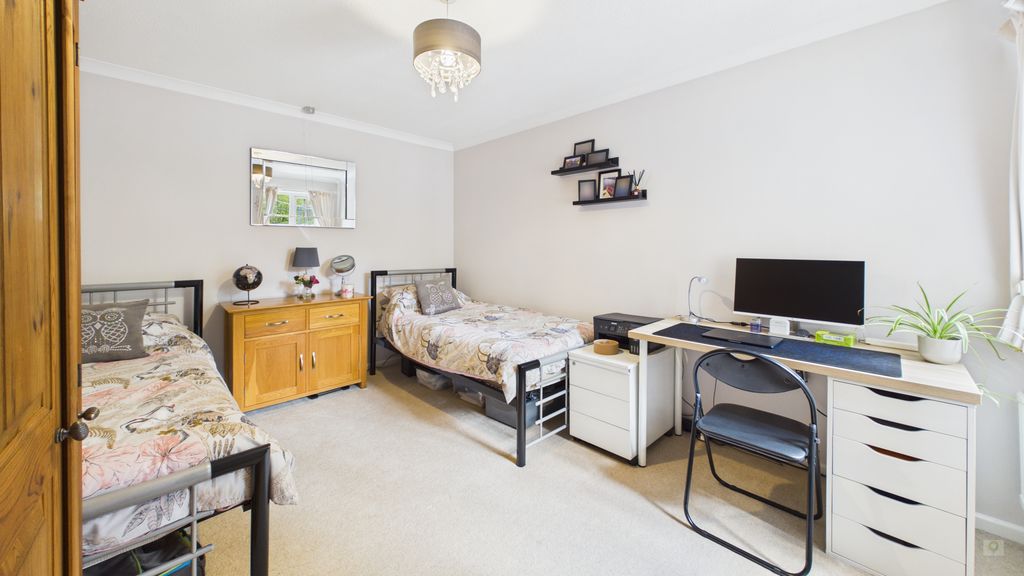 2 bed bungalow for sale in Symes Close, Crewkerne  - Property Image 5