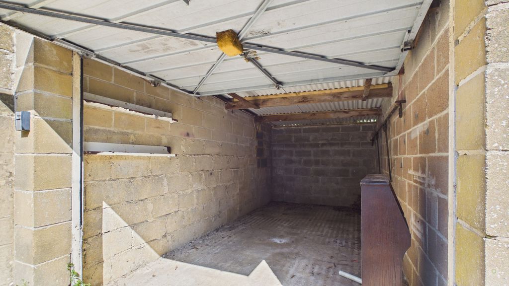 For sale in North Street, Stoke-Sub-Hamdon 3