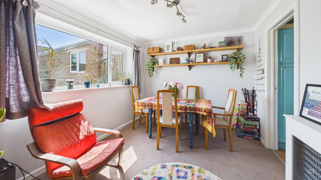 2 bed house for sale in Henley View, Crewkerne 3