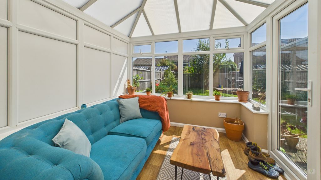 2 bed house for sale in Henley View, Crewkerne  - Property Image 5