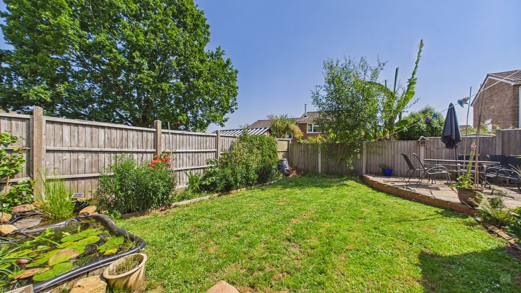 2 bed house for sale in Henley View, Crewkerne 7