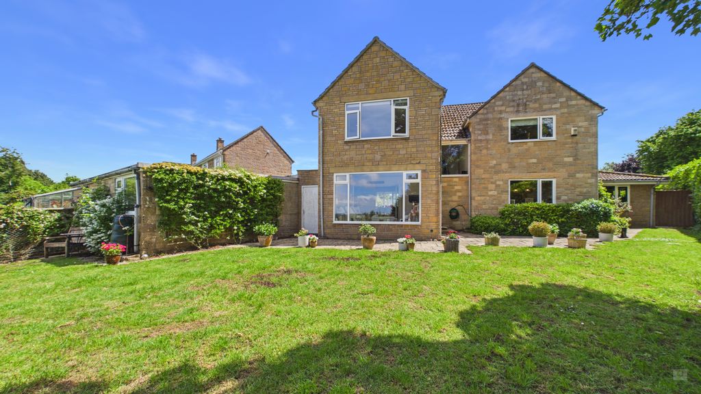 4 bed house for sale in Hinton Close, Hinton St. George  - Property Image 3