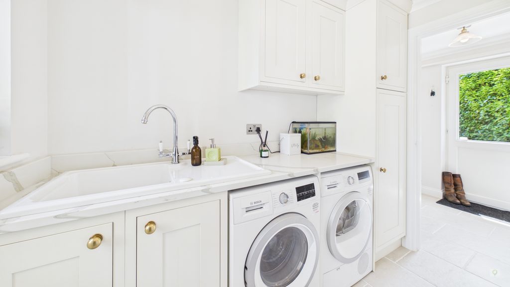 4 bed house for sale in Hinton Close, Hinton St. George  - Property Image 9
