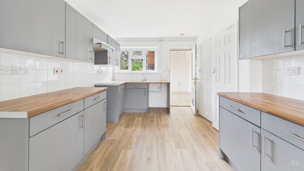 3 bed house for sale in Stonehill, Stoke-Sub-Hamdon  - Property Image 2