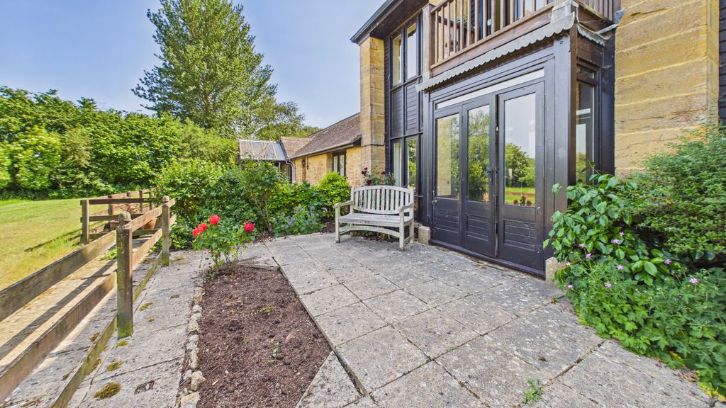 2 bed for sale in Hayes End Manor, South Petherton  - Property Image 10
