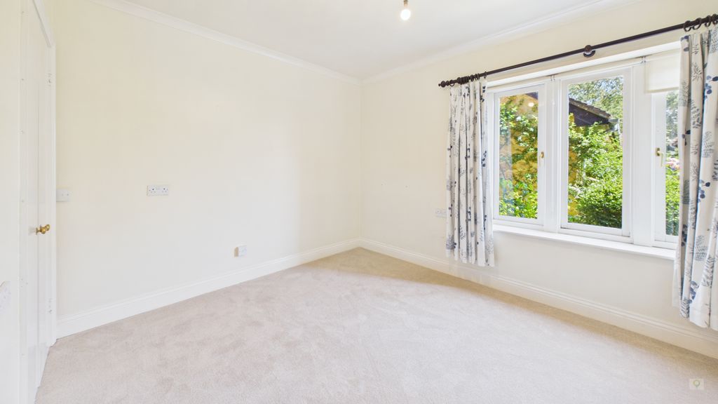2 bed for sale in Hayes End Manor, South Petherton  - Property Image 6