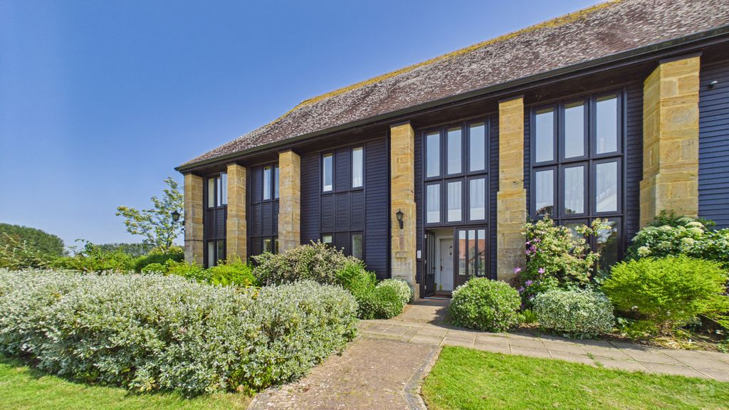 2 bed for sale in Hayes End Manor, South Petherton - Property Image 1