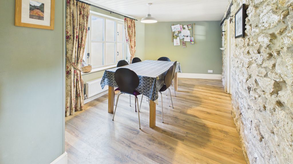 2 bed cottage for sale in North Street, Crewkerne 12