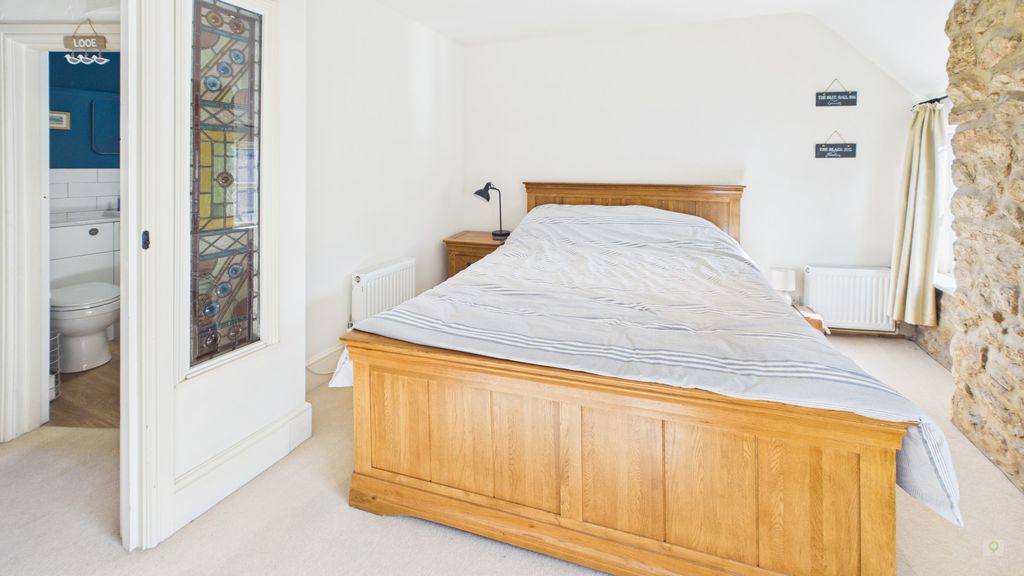 2 bed cottage for sale in North Street, Crewkerne  - Property Image 18