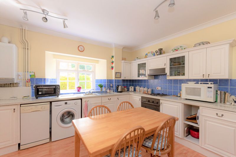 2 bed house to rent in St Elizabeths Way, South Petherton 16