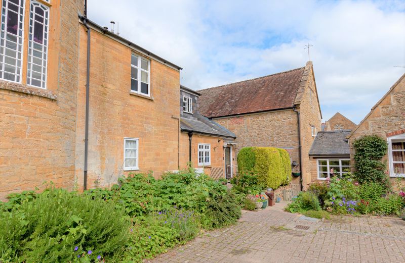 2 bed house to rent in St Elizabeths Way, South Petherton  - Property Image 7