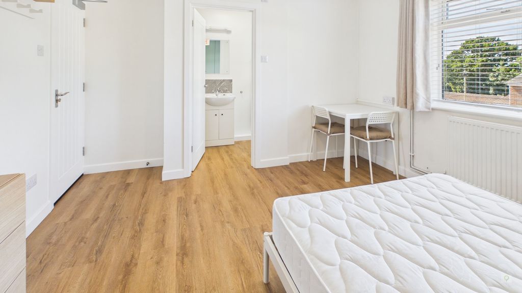1 bed to rent in Abbots Way, Yeovil 10