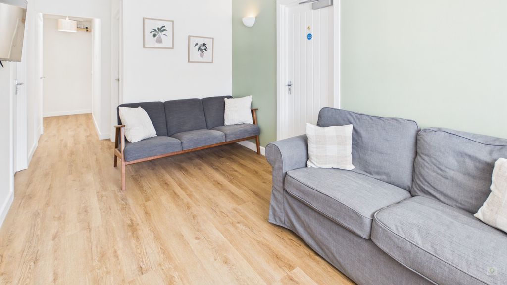 1 bed to rent in Abbots Way, Yeovil 3