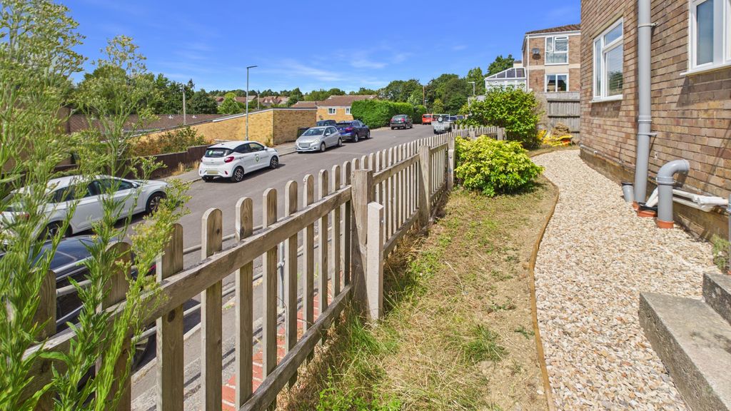 1 bed to rent in Abbots Way, Yeovil  - Property Image 24
