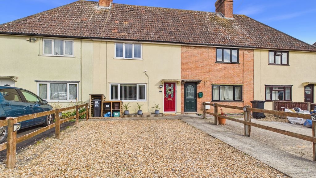 2 bed house for sale in Montacute Road, Yeovil, BA22