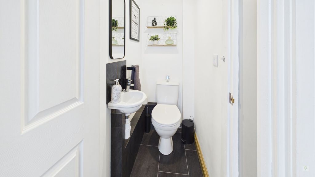 2 bed house for sale in Montacute Road, Yeovil  - Property Image 16