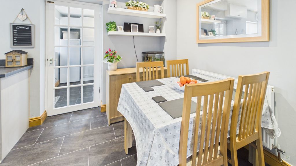 2 bed house for sale in Montacute Road, Yeovil  - Property Image 14