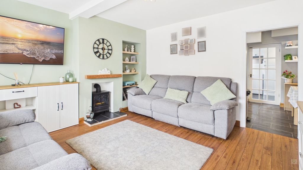 2 bed house for sale in Montacute Road, Yeovil 9