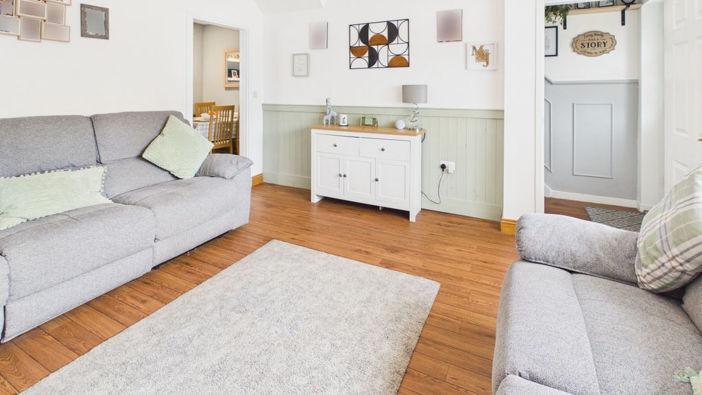 2 bed house for sale in Montacute Road, Yeovil 10