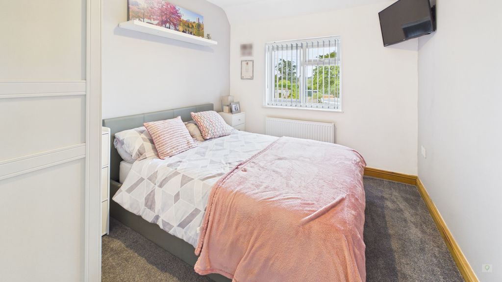 2 bed house for sale in Montacute Road, Yeovil 5