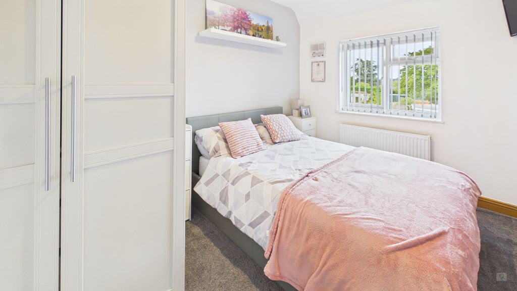 2 bed house for sale in Montacute Road, Yeovil  - Property Image 19