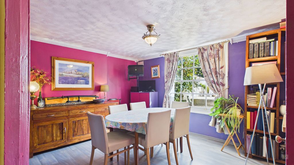 3 bed for sale in Preston Road, Yeovil 12
