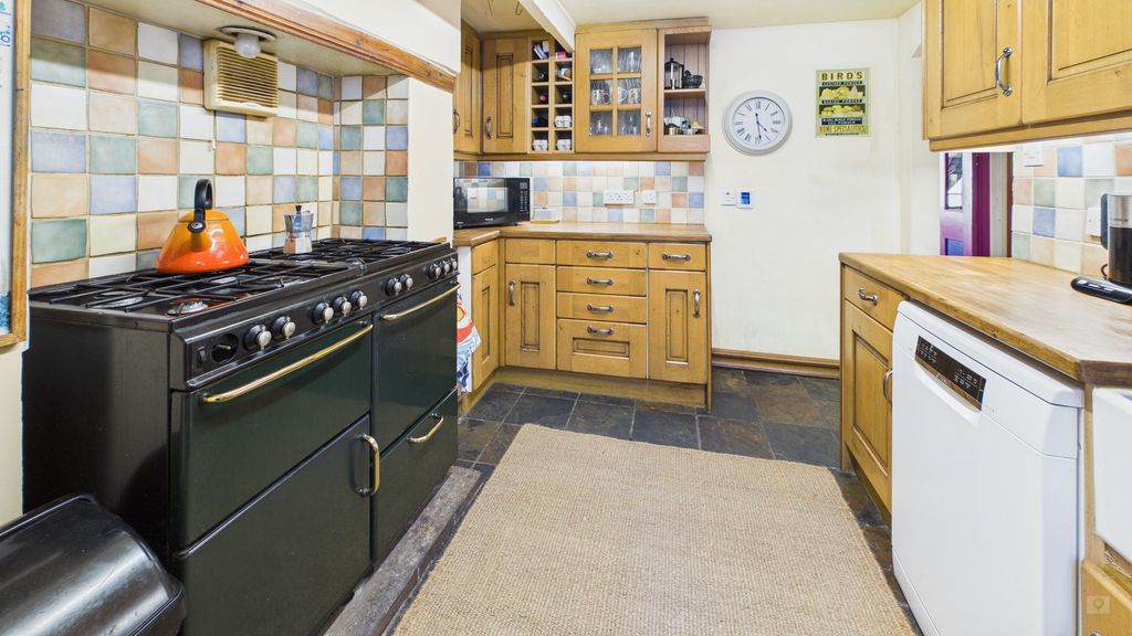 3 bed for sale in Preston Road, Yeovil  - Property Image 4