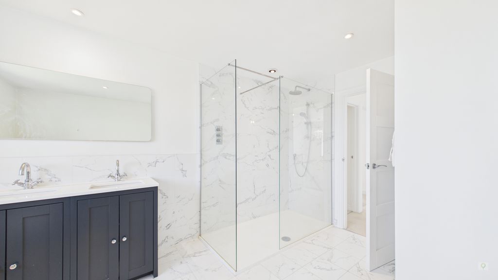 5 bed house for sale in Beaufort Gardens, South Petherton  - Property Image 13