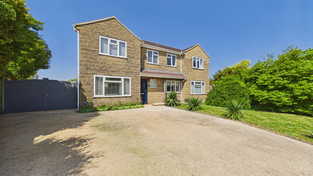5 bed house for sale in Beaufort Gardens, South Petherton, TA13