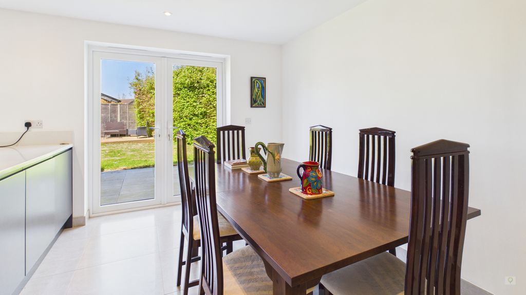 5 bed house for sale in Beaufort Gardens, South Petherton  - Property Image 6